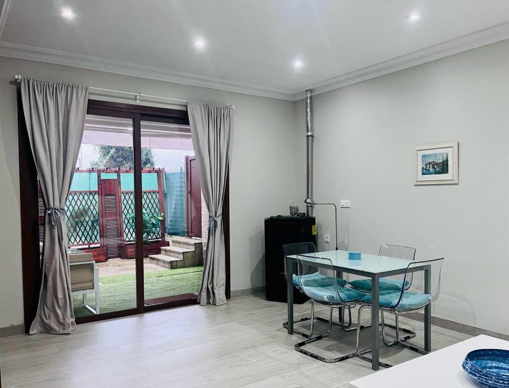 Appartement Adosado Con Terraza En Playa América, Nigrán