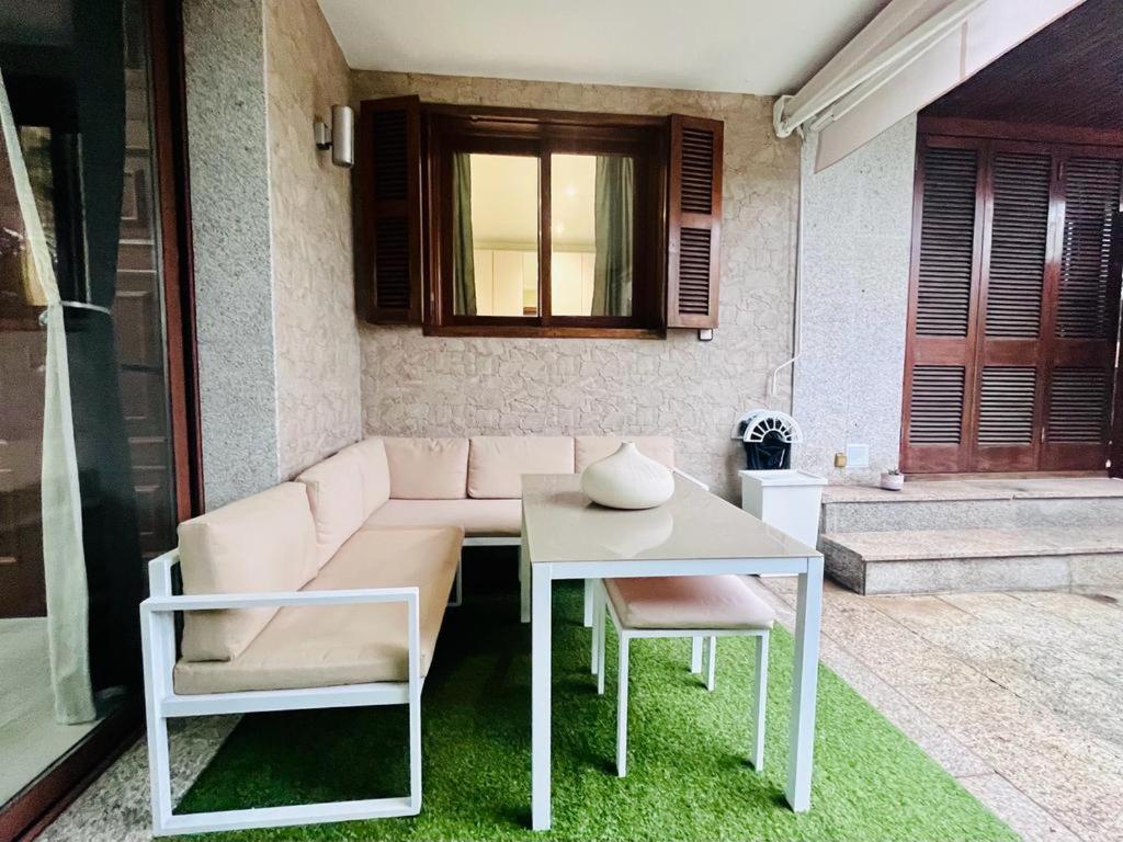 Adosado Con Terraza En Playa América, Appartement Nigrán
