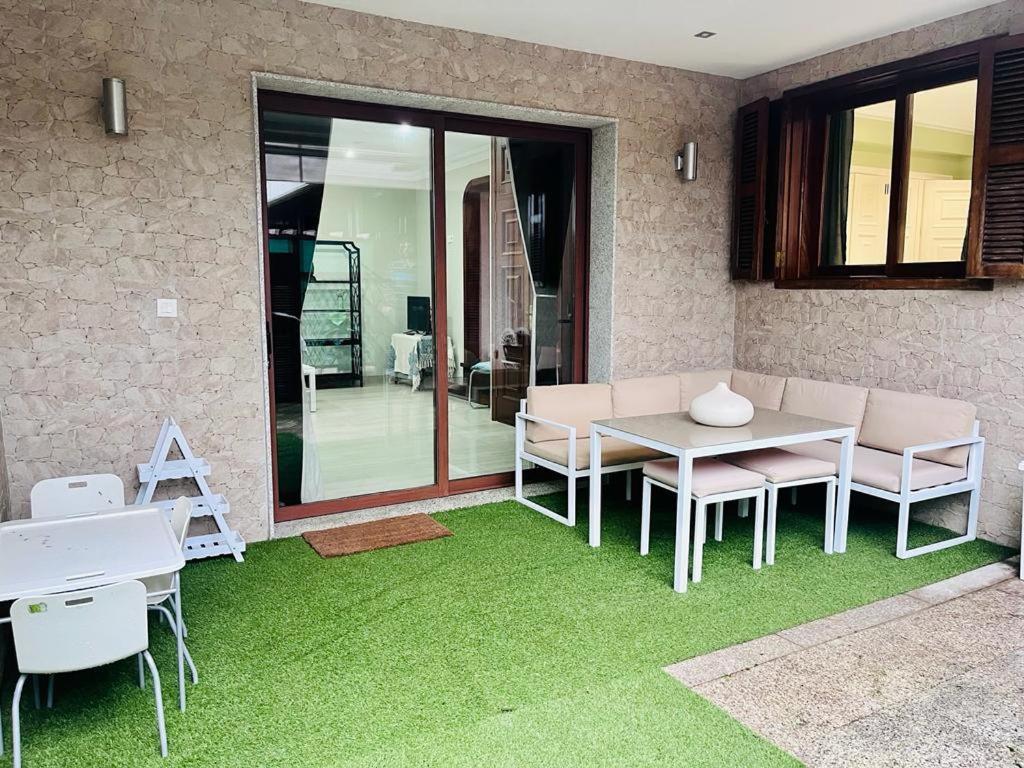 Adosado Con Terraza En Playa América, Appartement *
